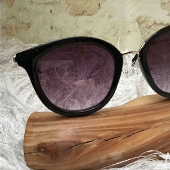 New Classic Black Round Gradient Tinted Sunglasses with Wire Arms - Picture 4 of 4